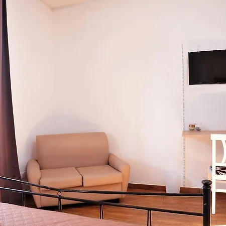 ベッド・アンド・ブレックファスト Achibea 4*